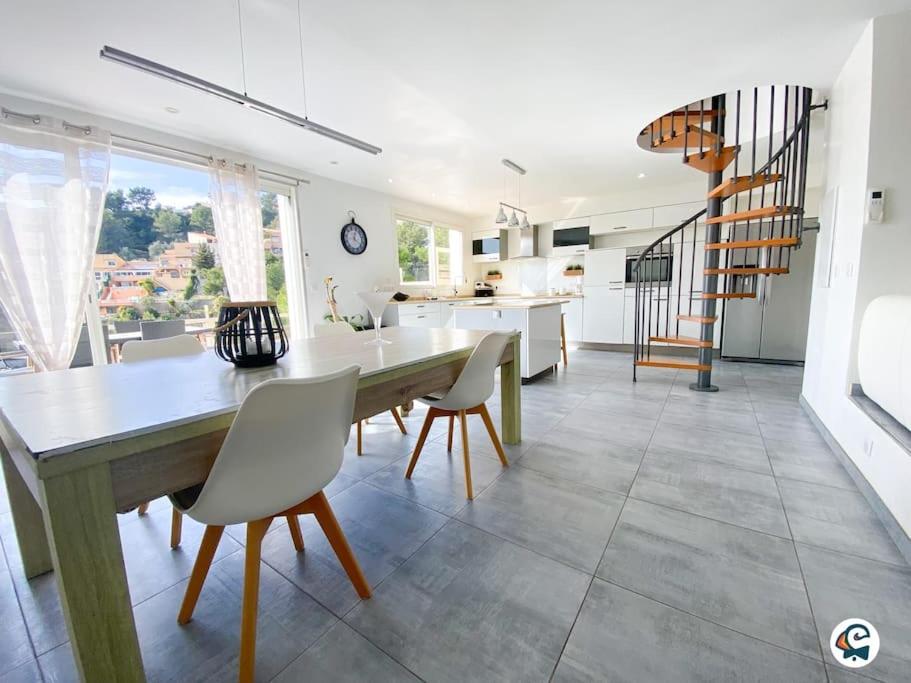 MAGNIFIQUE VILLA PISCINE PROCHE NICE - Ferienwohnung
