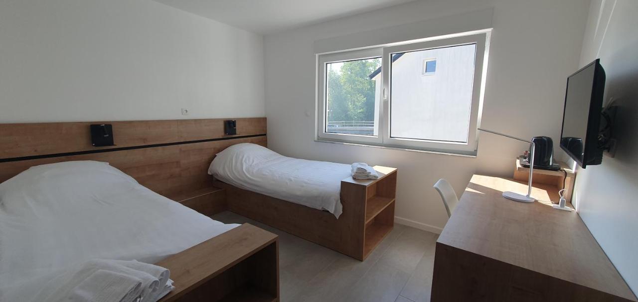 Chambre Double ou Lits Jumeaux avec Salle de Bains