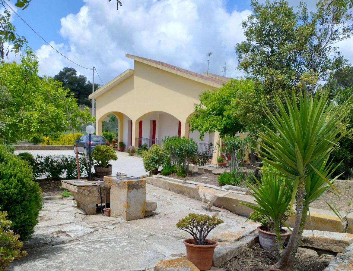 B&B Santa Ninfa - Villa LaDa - Bed and Breakfast Santa Ninfa