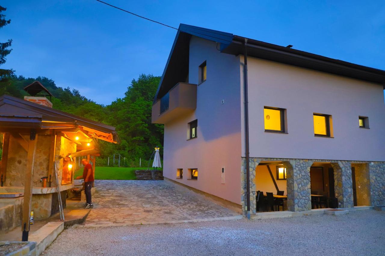 B&B Bihać - Villa Enjoy - Bed and Breakfast Bihać