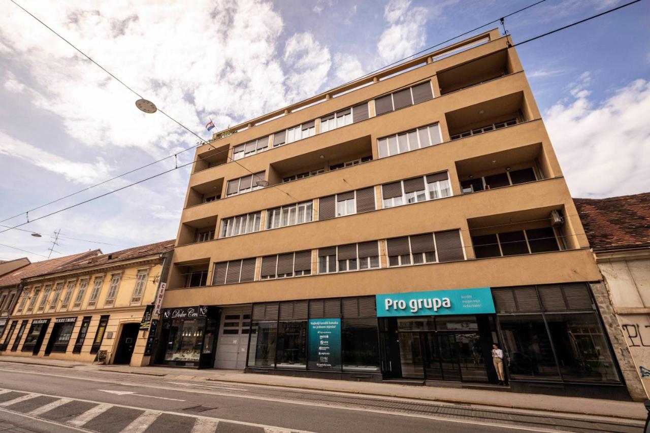Deluxe apartman Egle1 i studio Egle 2 whit a private parking - B&B