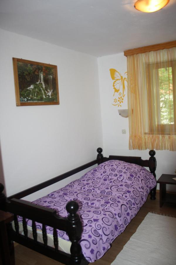 Twin Room with Private External Bathroom