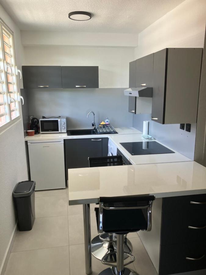 STUDIO MEUBLE RESIDENCE ESTUDOM - HIBISCUS - UNIVERSITE DE CAYENNE - B&B Caienna