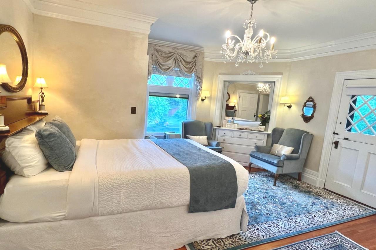 Queen Suite