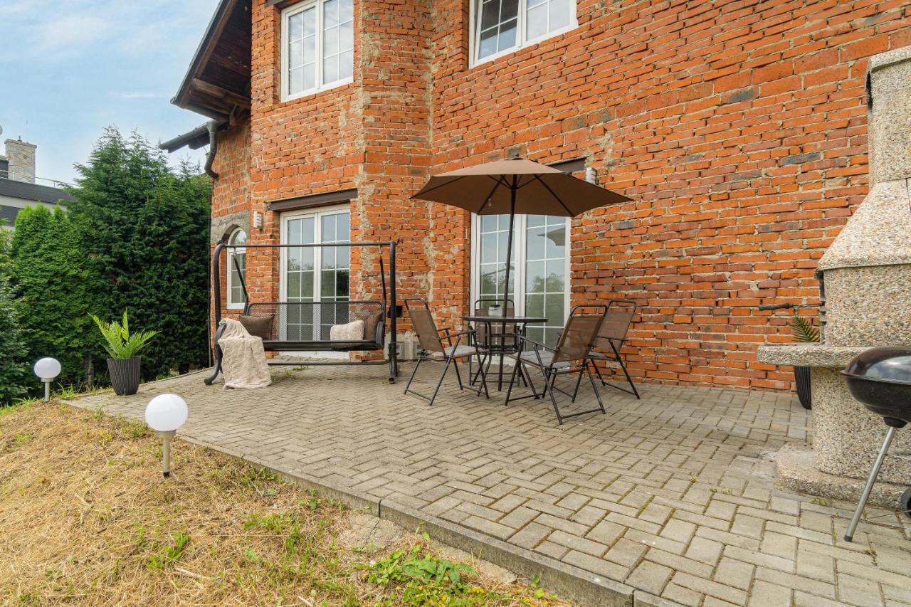 Beautiful Apartments With Parking In a Quiet Location - B&B