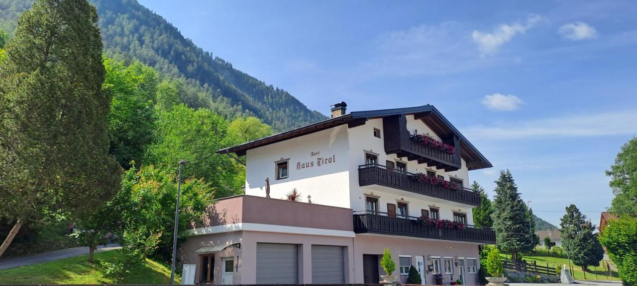 B&B Ried im Oberinntal - Haus Tirol Appartements - Bed and Breakfast Ried im Oberinntal
