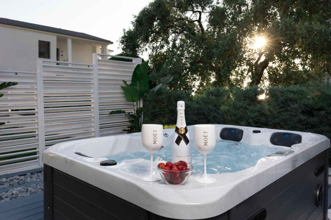 Pachis Escape Suites - B&B