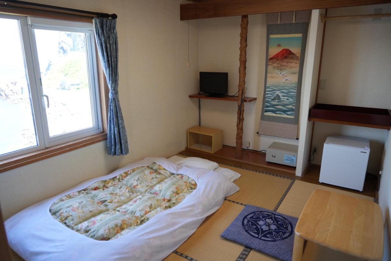 Japanese-Style Small Twin Room with Shared Bathroom - Non-Smoking