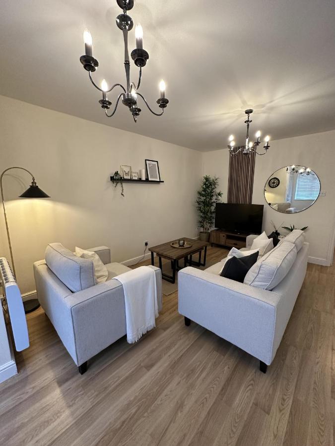 Charming 2-Bed Apartment in Danbury essex - B&B