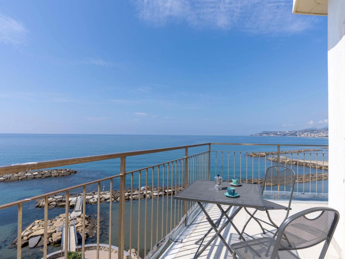 B&B Santo Stefano al Mare - Apartment Iris by Interhome - Bed and Breakfast Santo Stefano al Mare