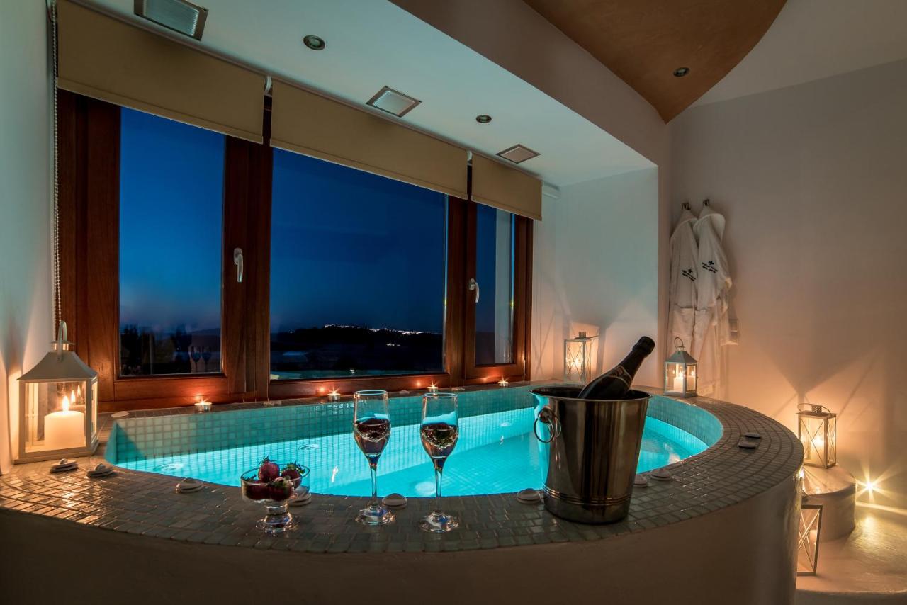 Honeymoon Suite with Indoor Hot Tub and Caldera View