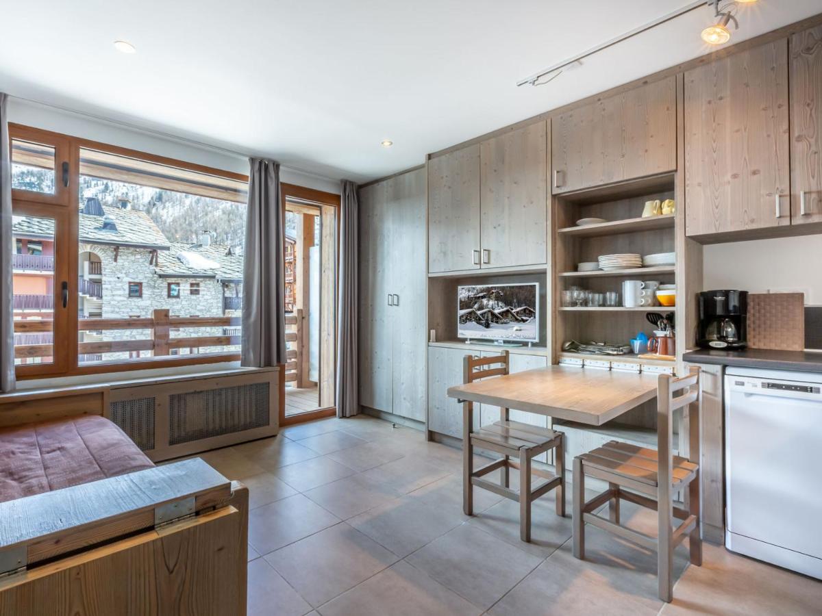 Superbe studio rénové avec balcon, au pied des pistes, en plein cœur de Val-d'Isère - FR-1-694-299 - B&B