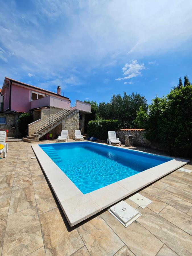 B&B Malinska - Holiday Home Villa Kate, with a private swimming pool and garden - Bed and Breakfast Malinska