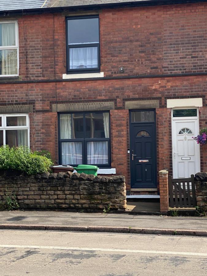 Comfortable 2 bedroom home from home with parking - B&B