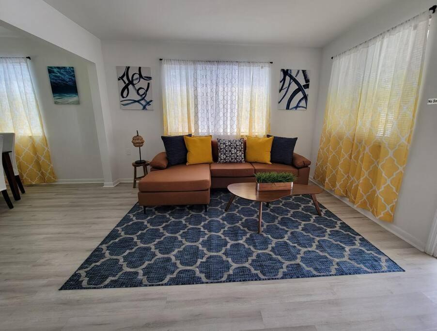 Sol Miami # 2 with free parking - B&B