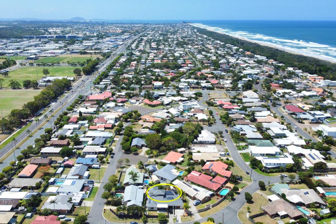 Stylish Beach Side Gem - pool, beach ZG7 - Chambres d'hôtes Kawana Waters