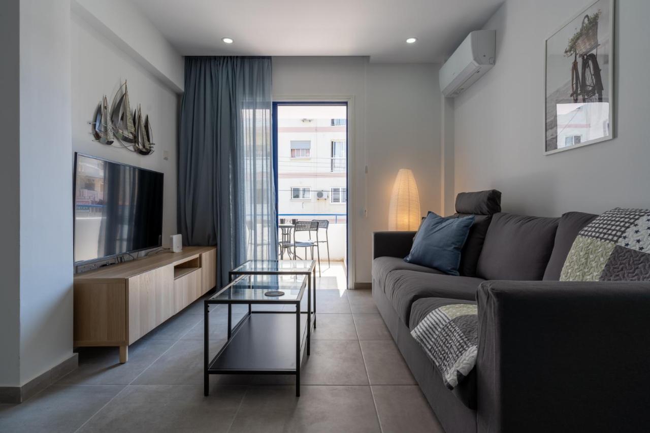 Odyssey - Captivating 2-Bedroom Retreat in Larnaca - Bed and Breakfast Larnaca