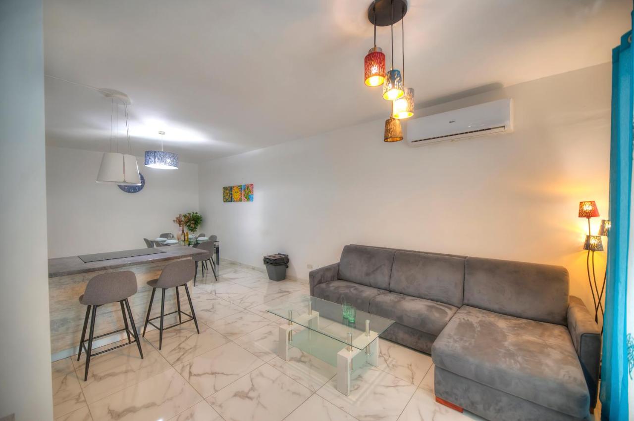 B&B Gżira - Spacious & modern 3 bedroom near seafront JBOR1-1 - Bed and Breakfast Gżira