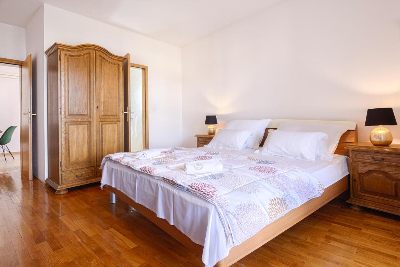 Apartment mit Balkon