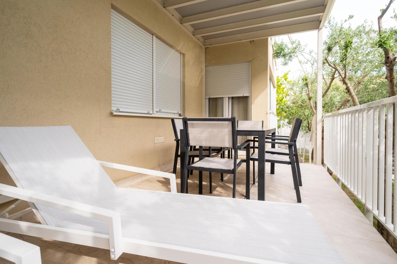 Two-Bedroom Apartment with Balcony and Garden View