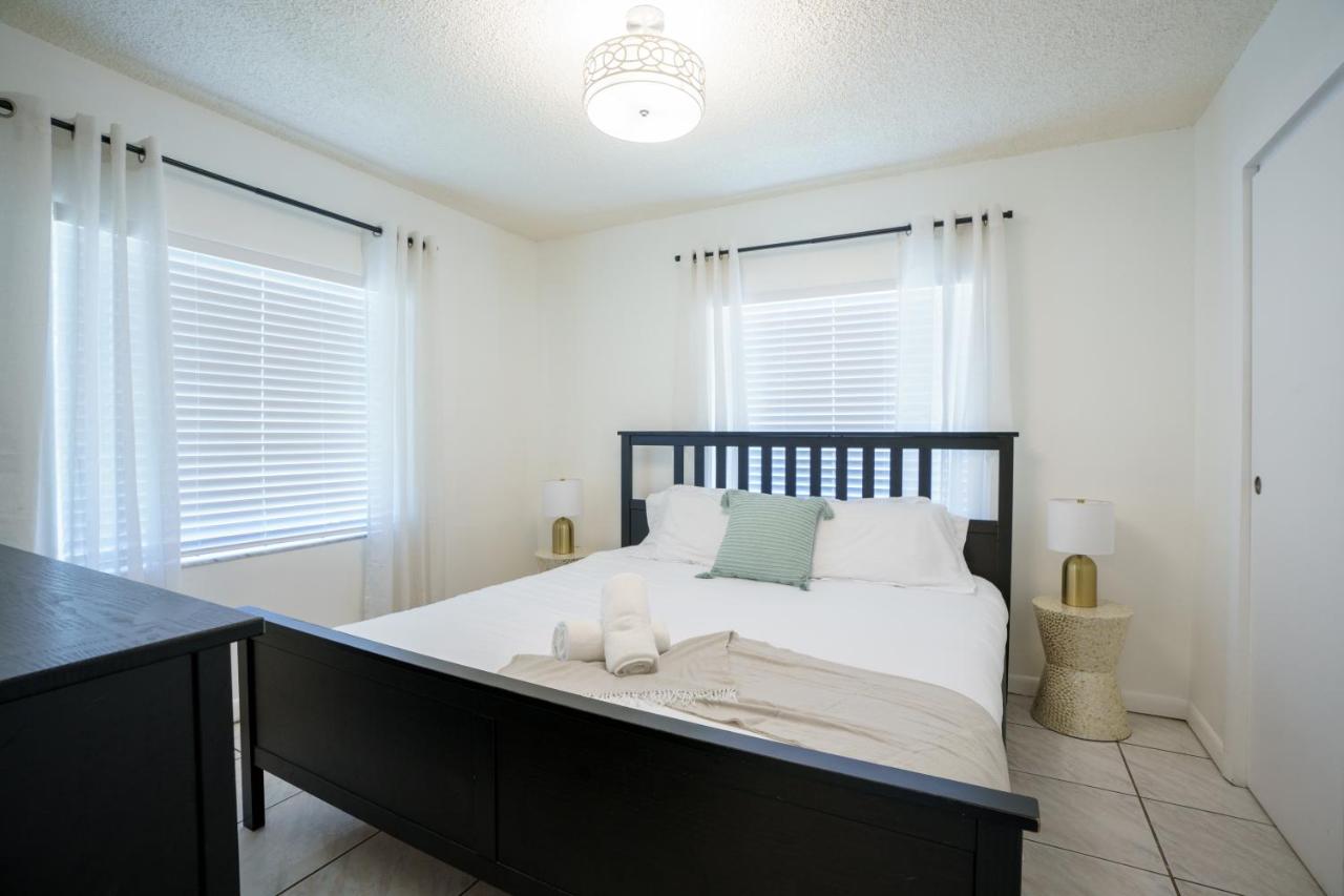 Modern 2 Bedroom in the Heart of Wynwood Art District - Chambres d'hôtes Miami