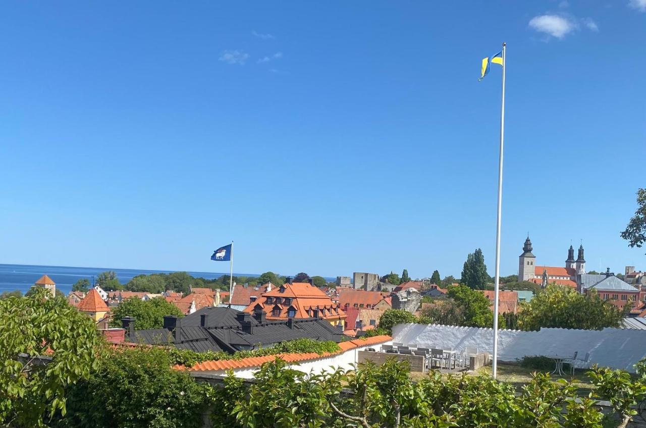 B&B Visby - Trerummare med havsutsikt i Visby innerstad - Bed and Breakfast Visby