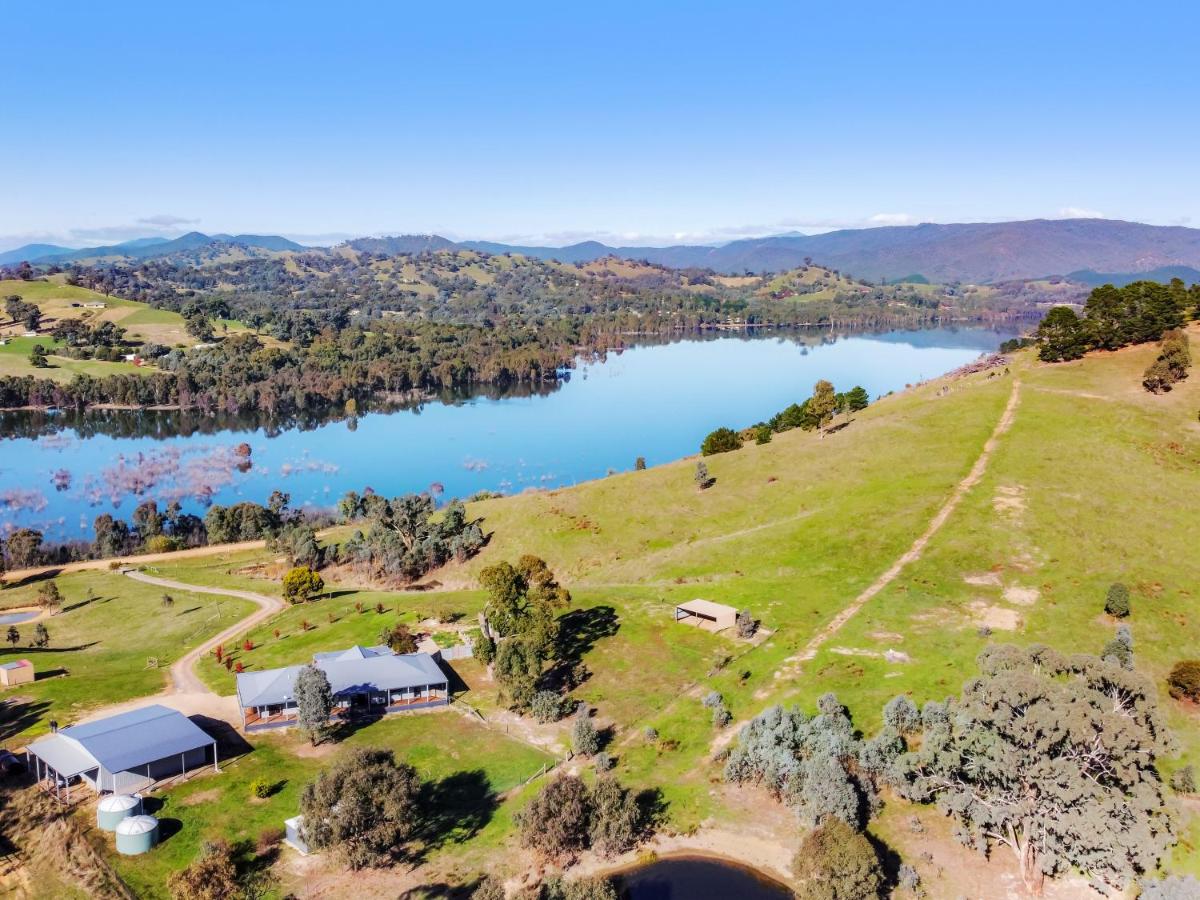 Lake Breeze - Bed and Breakfast