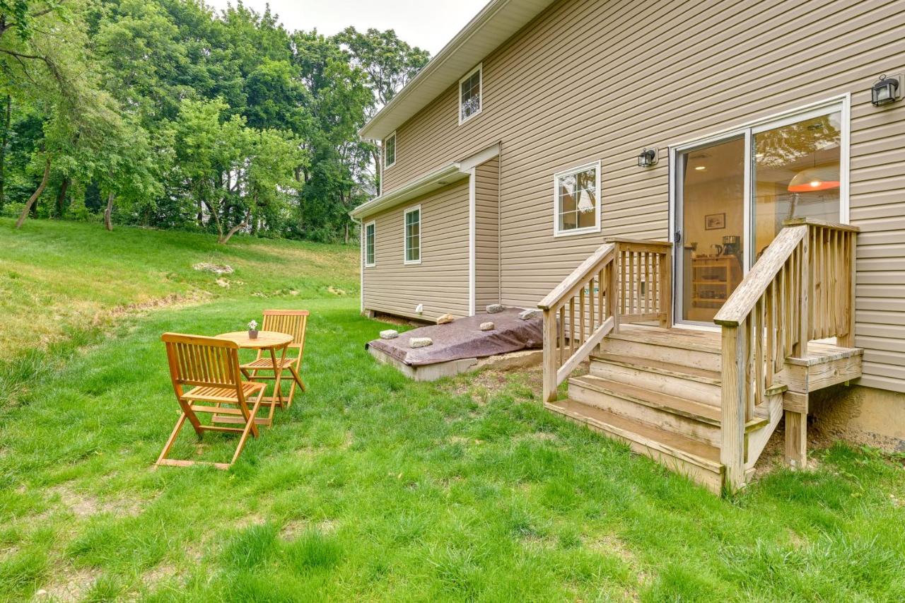 Walk to Shops & Dining: Glen Cove Apt w/ Yard! - B&B Glen Cove