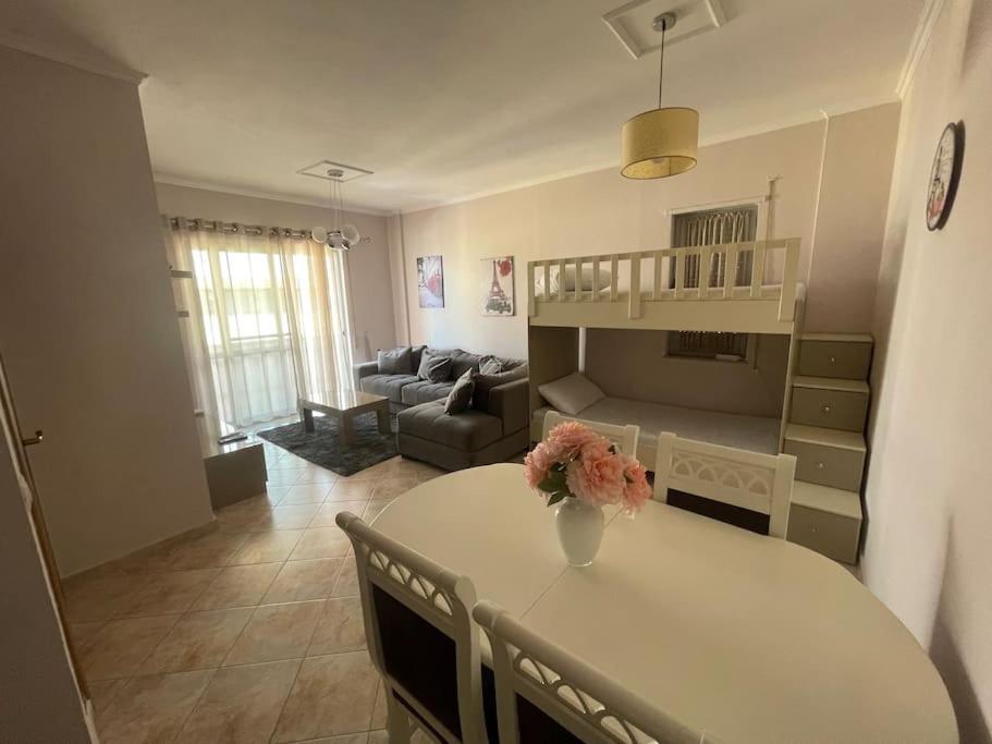 TEA Summer Apartment - Chambres d'hôtes Durrës