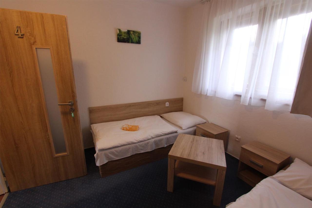 Chalet A (10 Adults)