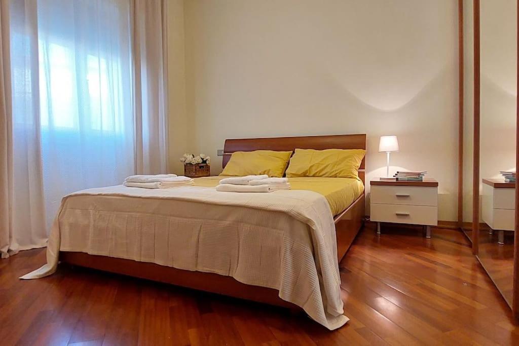 B&B Livourne - La casa Colorata - close to the port and ferries - Bed and Breakfast Livourne