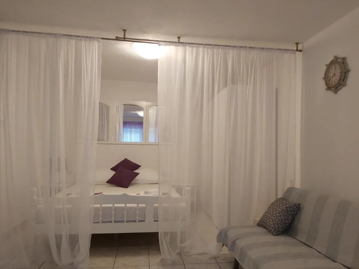 B&B Senj - Studio apartman Martina - Bed and Breakfast Senj