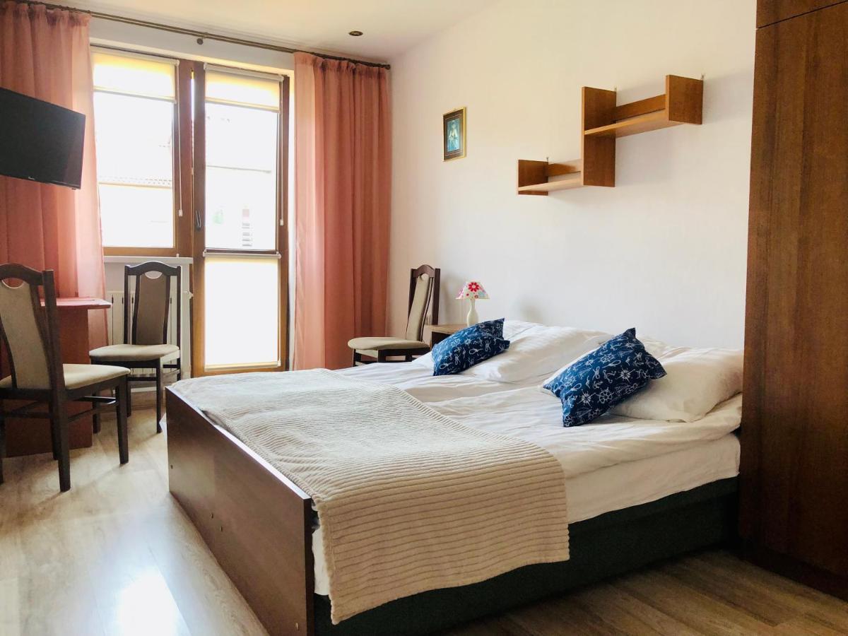 Estudio con balcón
