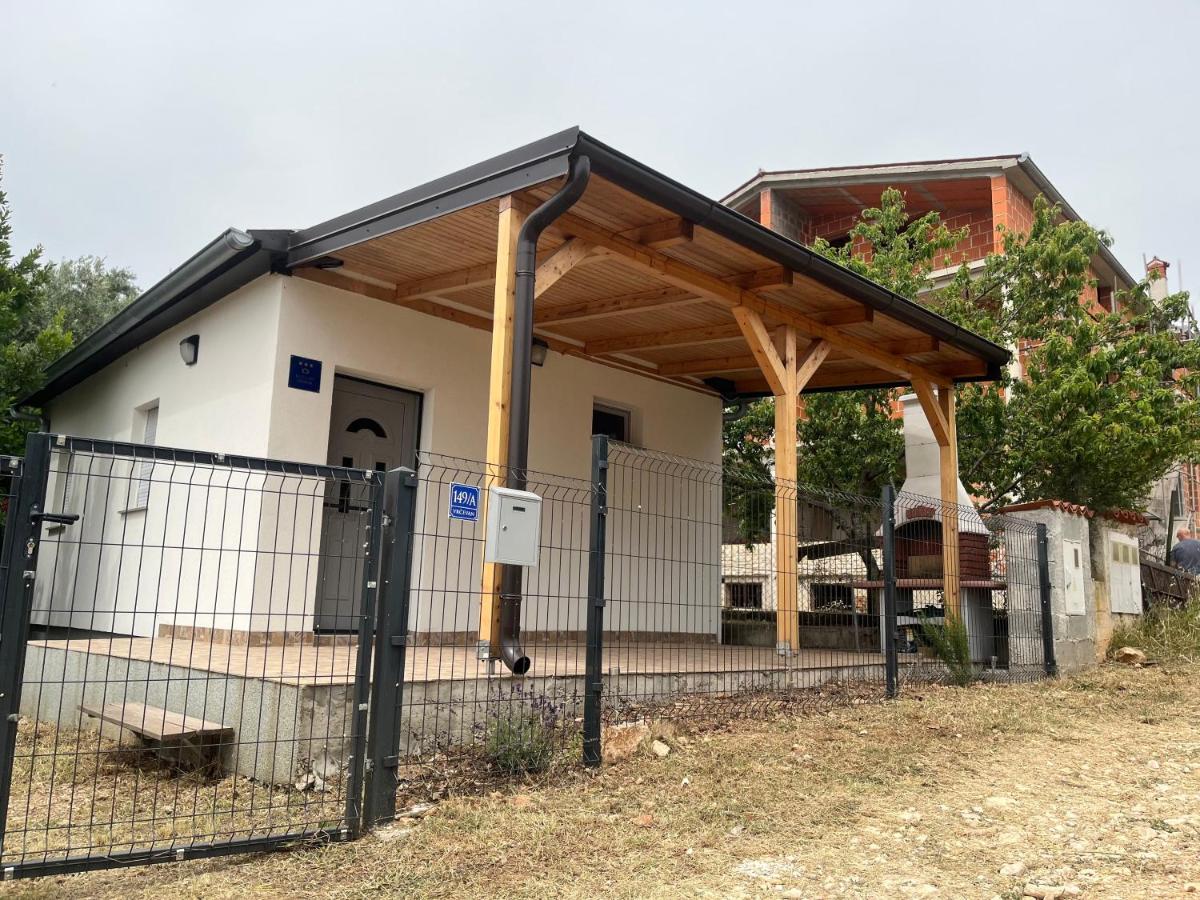 Holiday house Sanja - B&B