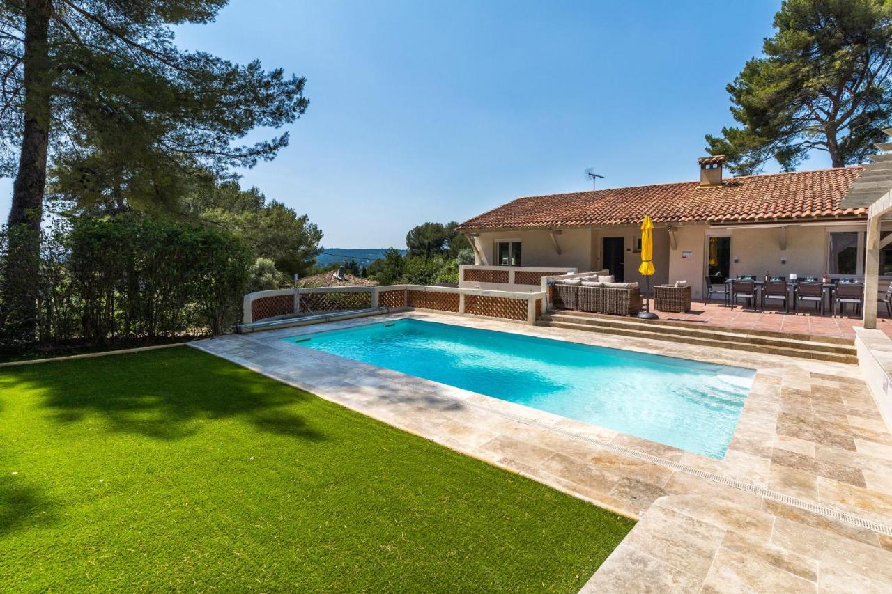 Villa Les Cigales Velaux - B&B