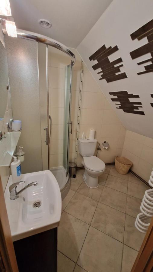 Chambre Double ou Lits Jumeaux avec Salle de Bains Privative