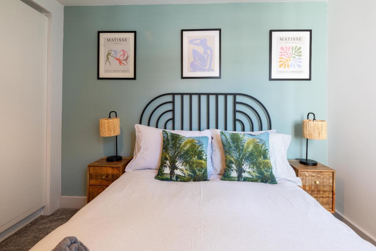 X-Large two bedroom & two bathroom apartment with free evening parking - B&B