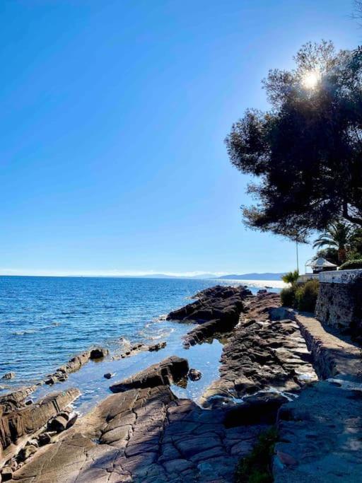 Studio Bord de Mer Boulouris à Saint Raphaël - Chambres d’hôtes Saint-Raphaël