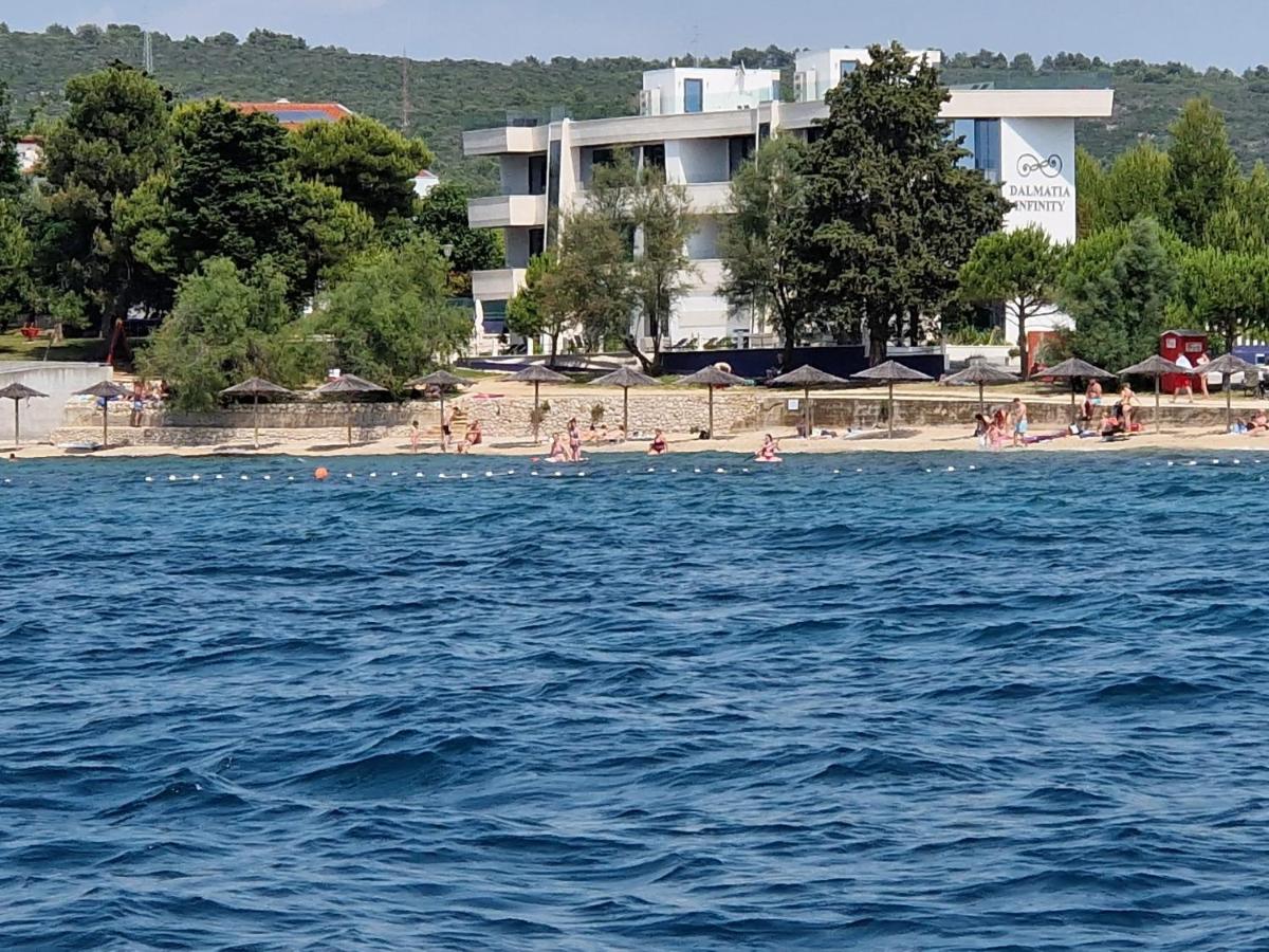 Apartments Dalmatia Infinity - Bed and Breakfast Bibinje
