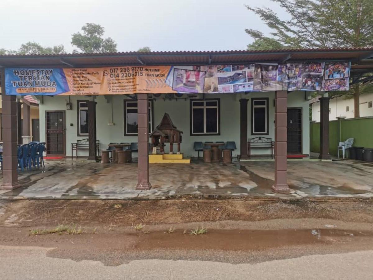 Teratak Tuan Muda Homestay - B&B