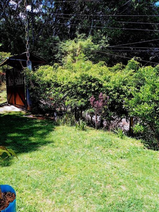 Casa de campo amoblada, Barbosa, cerca de Medellín - B&B