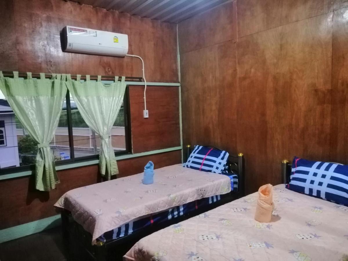 Standard Twin Room with Shared Bathroom