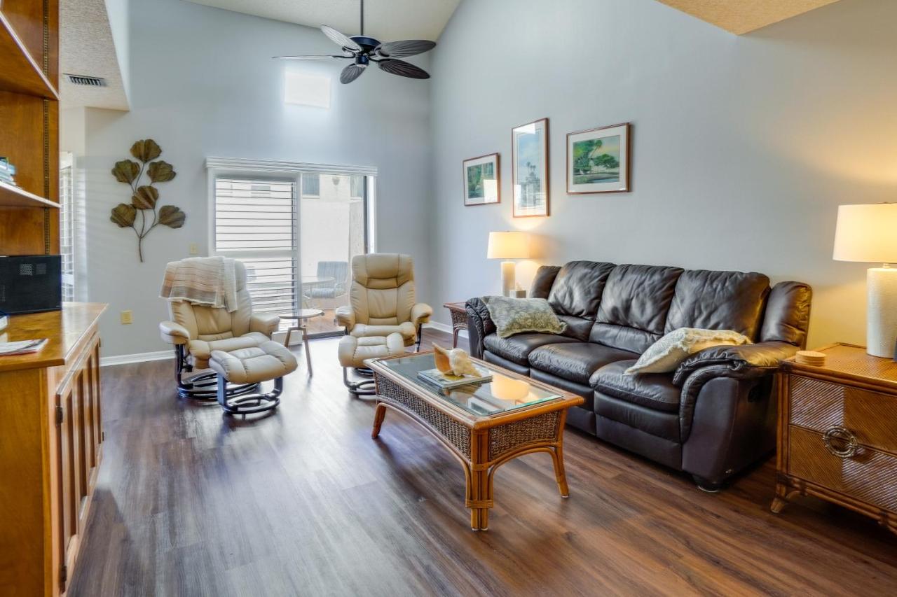 Walk to Restaurants Downtown Leesburg Townhome! - Ferienwohnung