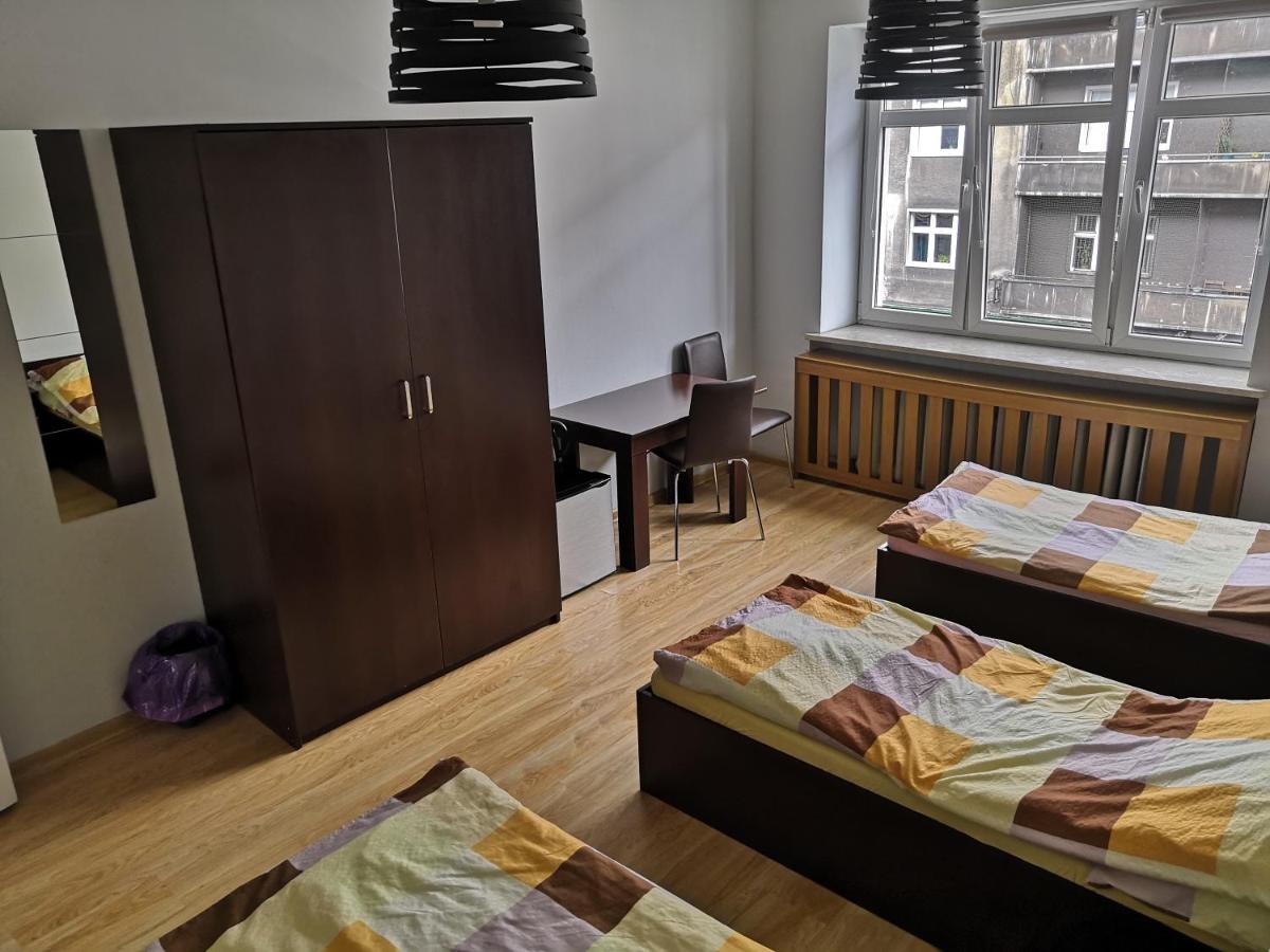 Chambre Triple avec Salle de Bains Commune
