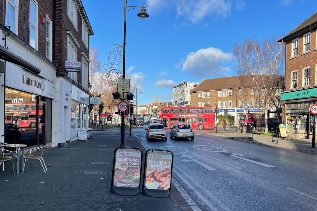 One-Bedroom flat in Cheam Village - Bed and Breakfast Cheam