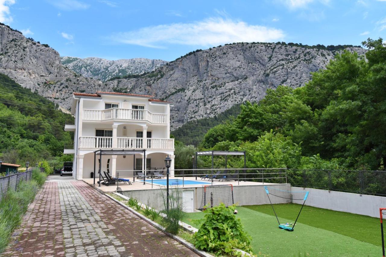 Villa Sophia with private swimming pool near the beach! - Chambres d’hôtes