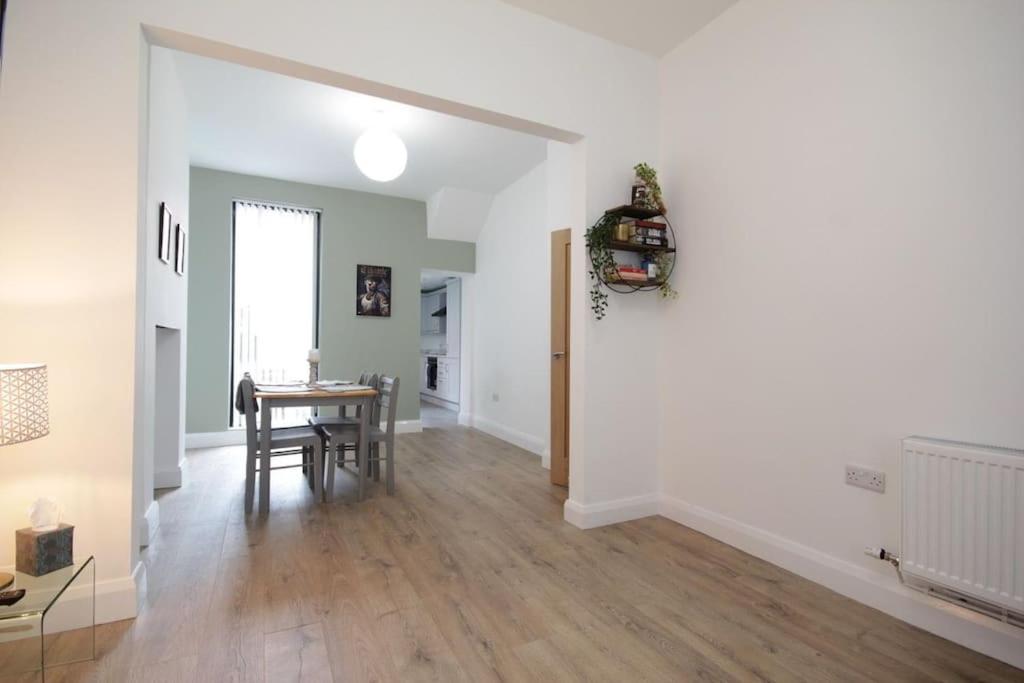 House in the Gaeltacht Quarter - Ferienwohnung Belfast