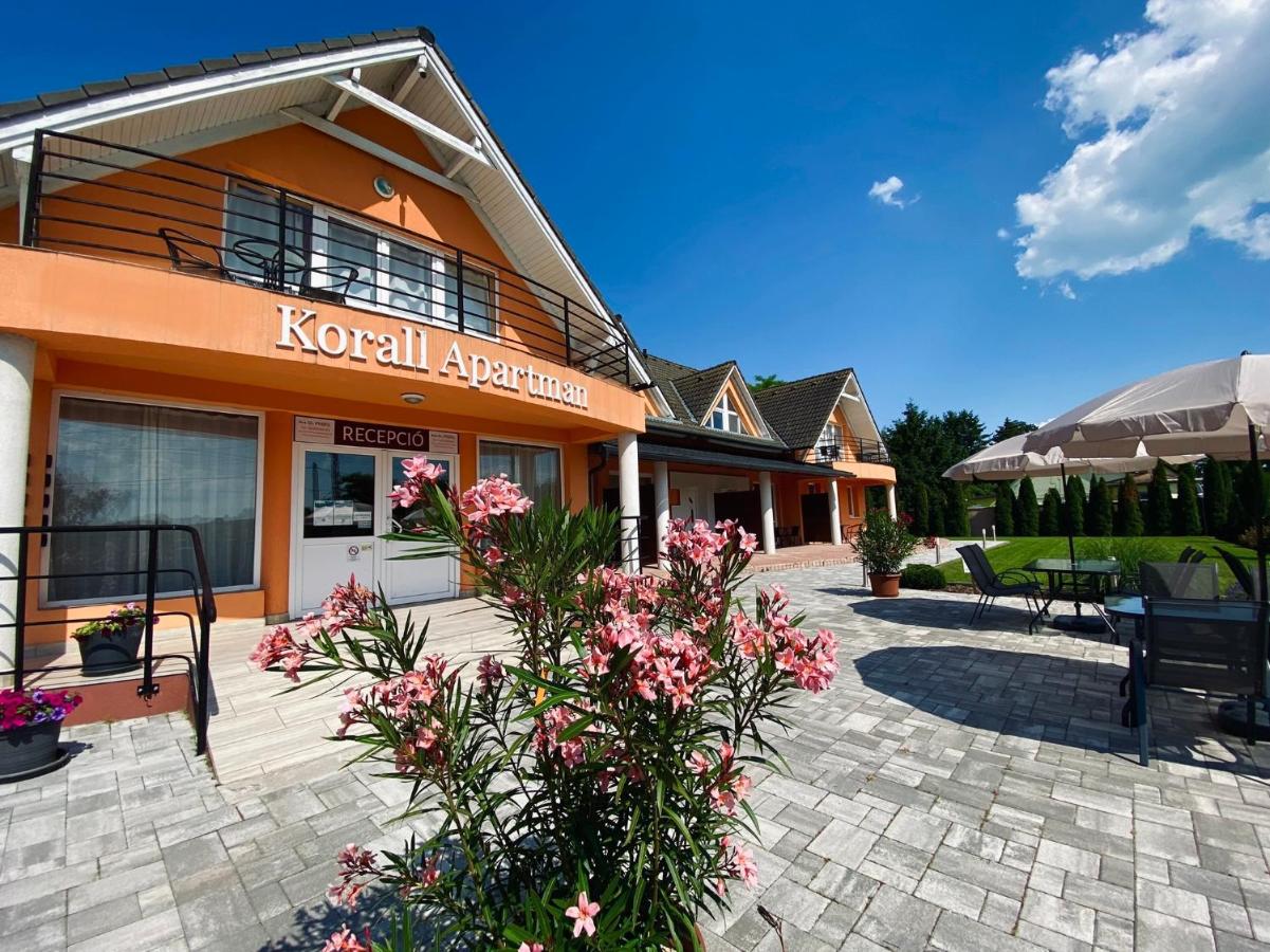 Korall Apartman - Bed and Breakfast Balatonfűzfő