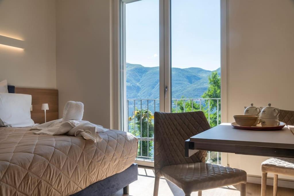 Lake Blues - B&B Brissago