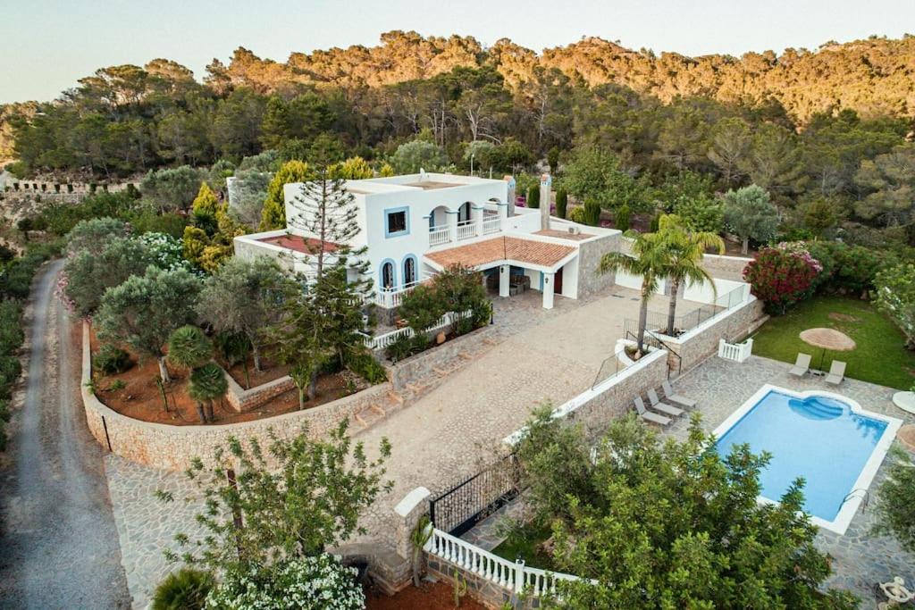 B&B Cala de Portinatx - Finca Norte, Amazing villa close to the best Beaches - Bed and Breakfast Cala de Portinatx